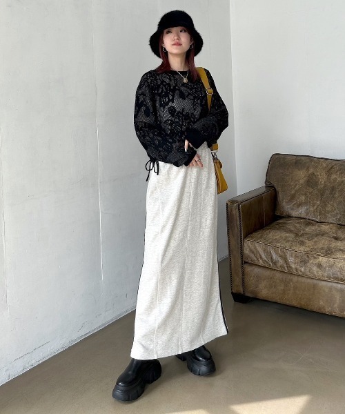 PAGEBOY（ページボーイ）の「ラメシアーフラワージャガードプルオーバー（ニット/セーター・レディース・ブルー/チャコールグレー/ブラック・FREE）」の7枚目の写真