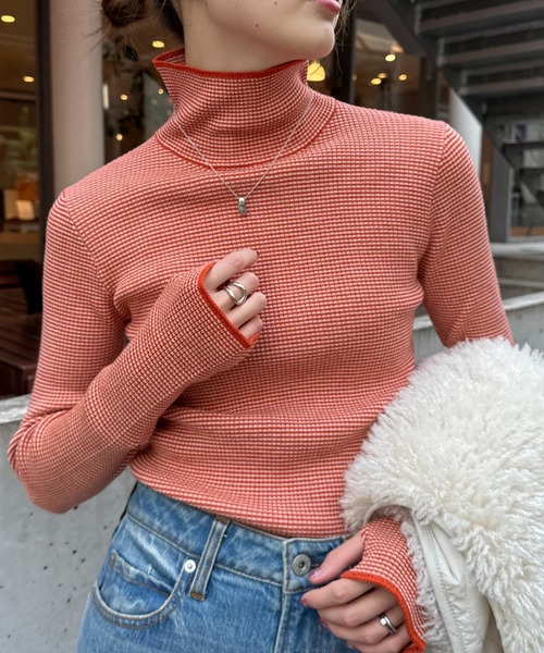 CIAOPANIC TYPY（チャオパニックティピー）の「【新色追加】アンチピリング配色ステッチボーダータートルニット（ニット/セーター・レディース・バーガンディー/パープル/オレンジ/オフホワイト/グレー/ネイビー/レッド/サックスブルー/グリーン/ボルドー・ONE SIZE）」の10枚目の写真