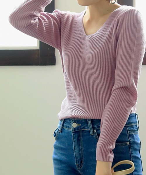 ad thie（アドティエ）の「Vネックリブニットトップス（ニット/セーター・レディース・オフホワイト/グレー/ナチュラル/ブラック/ピンクベージュ/ライトブルー/カーキ/ボルドー/キャメル/グリーン/ブラウン/パープル/マスタード/ラベンダー/オレンジ/イエロー/ミント・MEDIUM）」の11枚目の写真