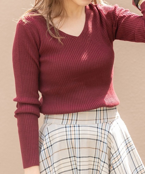 ad thie（アドティエ）の「Vネックリブニットトップス（ニット/セーター・レディース・オフホワイト/グレー/ナチュラル/ブラック/ピンクベージュ/ライトブルー/カーキ/ボルドー/キャメル/グリーン/ブラウン/パープル/マスタード/ラベンダー/オレンジ/イエロー/ミント・MEDIUM）」の16枚目の写真