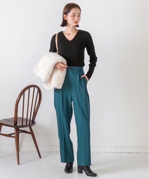 ad thie（アドティエ）の「Vネックリブニットトップス（ニット/セーター・レディース・オフホワイト/グレー/ナチュラル/ブラック/ピンクベージュ/ライトブルー/カーキ/ボルドー/キャメル/グリーン/ブラウン/パープル/マスタード/ラベンダー/オレンジ/イエロー/ミント・MEDIUM）」の21枚目の写真