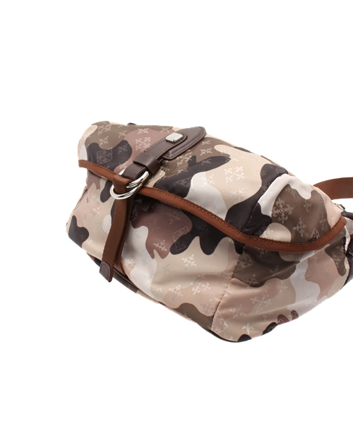 russet for traveller（ラシット フォー トラベラー）の「ボディバッグ