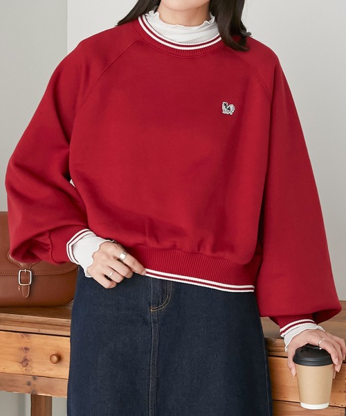 BONLECILL(ボンルシール)の「【JAMMINコラボ】パピヨン刺繍ワッペン 裏起毛クロップドトレーナー(スウェット・レディース・チャコールグレー/オートミール/アイボリー/レッド・FREE)」の4枚目の写真