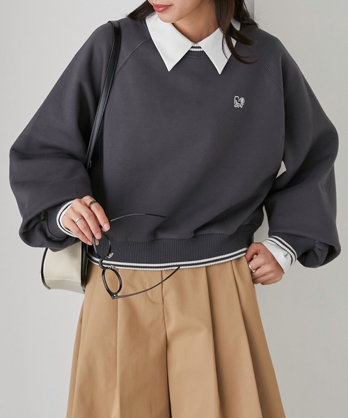 BONLECILL(ボンルシール)の「【JAMMINコラボ】パピヨン刺繍ワッペン 裏起毛クロップドトレーナー(スウェット・レディース・チャコールグレー/オートミール/アイボリー/レッド・FREE)」の21枚目の写真