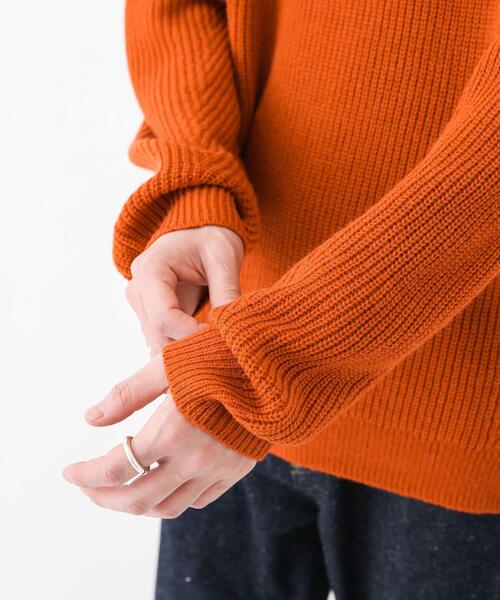 URBAN RESEARCH Sonny Label(アーバンリサーチサニーレーベル)の「ウォッシャブルウール混クルーネックニット(ニット/セーター・メンズ・ブラック/オフホワイト/ブルー/カーキ/オレンジ/グレー・LARGE/MEDIUM/X-LARGE)」の9枚目の写真