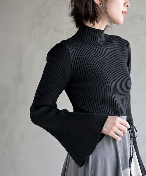 rps(アールピーエス)の「ベルスリーブボトルネックニットプルオーバー(ニット/セーター・レディース・イエロー/ブラック/グリーン/アイボリー/ラベンダー/ベージュ系その他/グレー系その他・フリー)」の1枚目の写真