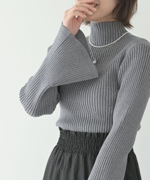 rps(アールピーエス)の「ベルスリーブボトルネックニットプルオーバー(ニット/セーター・レディース・イエロー/ブラック/グリーン/アイボリー/ラベンダー/ベージュ系その他/グレー系その他・フリー)」の18枚目の写真