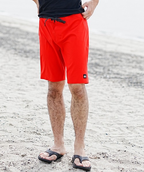 Quiksilver クイックシルバー　ボードショーツレッド チェック柄水着 セール】SURFSILK SCALLOP 18/クイックシルバーサーフトランクス