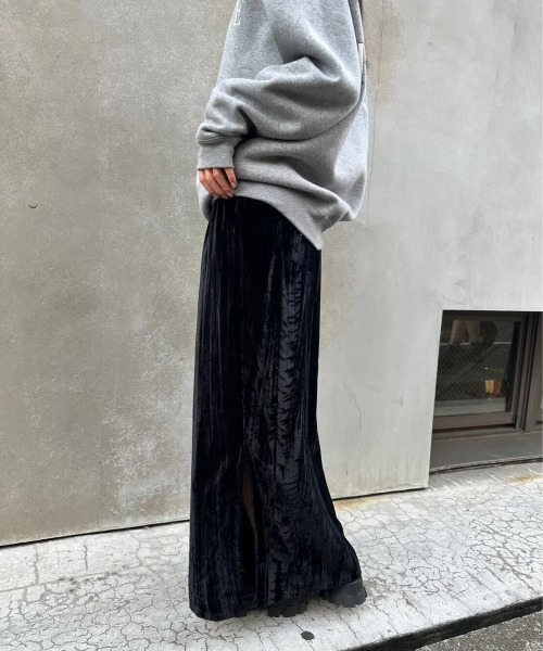 LIENCOEUR（リアンクール）の「ベロアストライプロングスカート（スカート・レディース・キャメル/グレー/ブラック/アッシュグレー・FREE）」の2枚目の写真