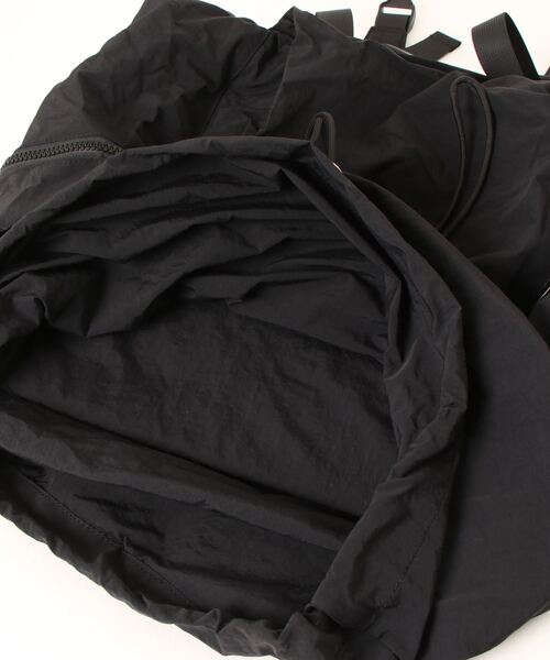 VICKY(ビッキー)の「【KOREAN ITEM】防水防汚巾着リュック(バックパック/リュック・レディース・ブラック/オフホワイト・FREE)」の21枚目の写真