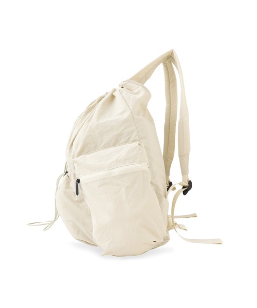VICKY(ビッキー)の「【KOREAN ITEM】防水防汚巾着リュック(バックパック/リュック・レディース・ブラック/オフホワイト・FREE)」の3枚目の写真