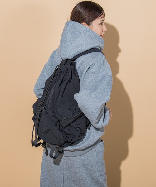 VICKY(ビッキー)の「【KOREAN ITEM】防水防汚巾着リュック(バックパック/リュック・レディース・ブラック/オフホワイト・FREE)」の18枚目の写真