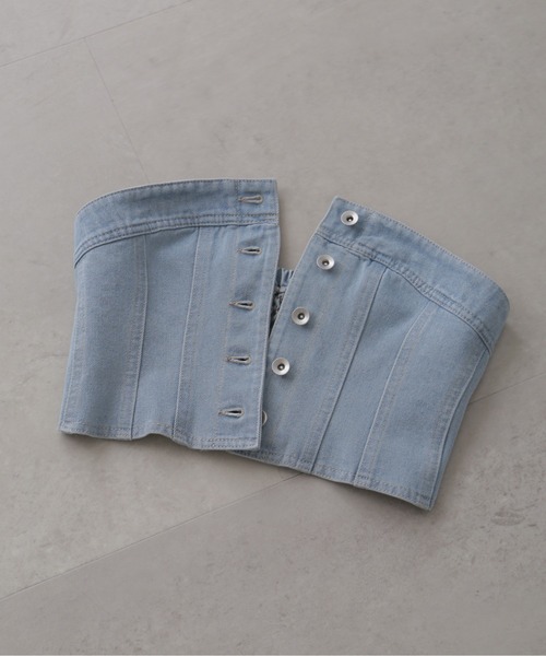 FREE'S MART(フリーズマート)の「フロントボタンデニムビスチェ(ベスト・レディース・ケミカルウォッシュ/ワンウォッシュ・FREE)」の22枚目の写真