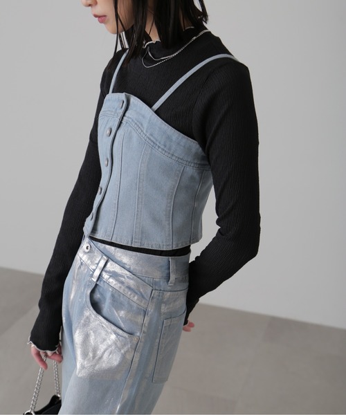 FREE'S MART(フリーズマート)の「フロントボタンデニムビスチェ(ベスト・レディース・ケミカルウォッシュ/ワンウォッシュ・FREE)」の10枚目の写真