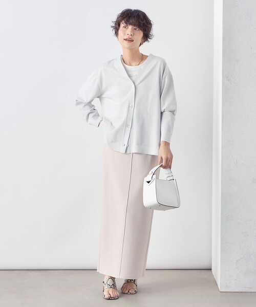 NOLLEY’S(ノーリーズ)の「コットンVネックカーディガン(カーディガン/ボレロ・レディース・シルバー/ブラック/ライトブルー・38)」の13枚目の写真