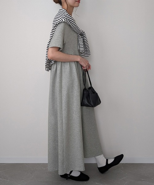 JUNOAH（ジュノア）の「ウエスト切替ギャザーマキシ丈ワンピース（ワンピース・レディース・ブラック/ベージュ/ミックスグレー・X-LARGE/LARGE/MEDIUM）」の11枚目の写真
