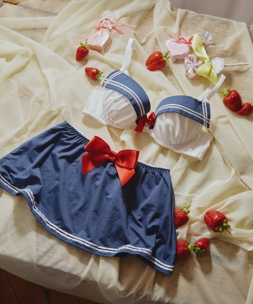 【新品・タグ付き】シナモロール 制服 セーラー ブラ＆ショーツセット Mサイズ 新品・タグ付き】シナモロール 制服 セーラー ブラ＆ショーツ