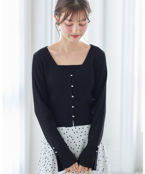 トッコクローゼット tocco closet ベーシックキャミソール×プチハート釦カーディガンのリブニットアンサンブル （オフホワイト） ベーシックキャミソール×プチハート釦カーディガンのリブニット