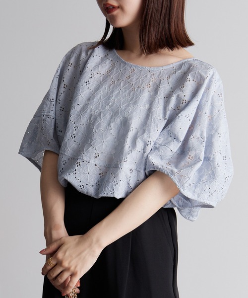 RANAN(ラナン)の「花柄レースランタンスリーブブラウス(シャツ/ブラウス・レディース・アイボリー/ブルー・L/M/LL)」の2枚目の写真