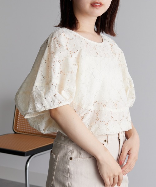 RANAN(ラナン)の「花柄レースランタンスリーブブラウス(シャツ/ブラウス・レディース・アイボリー/ブルー・L/M/LL)」の4枚目の写真