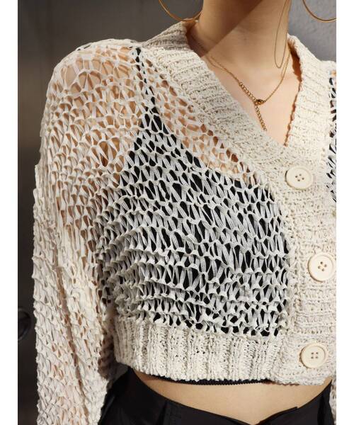 EVRIS（エヴリス）の「スカシショートカーディガン（カーディガン/ボレロ・レディース・ホワイト/ブラック/ブルー・FREE）」の4枚目の写真