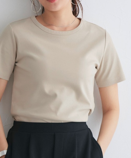 Pierrot(ピエロ)の「シンプルTシャツ(Tシャツ/カットソー・レディース・ライトベージュ/ブラック/ネイビー/オフホワイト/チャコール・S/M/L)」の4枚目の写真