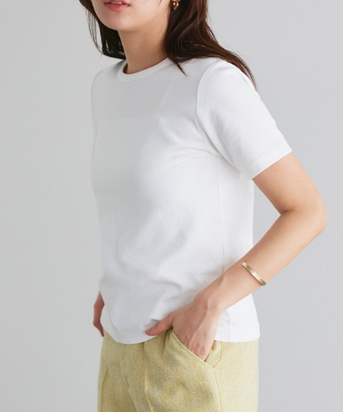 Pierrot(ピエロ)の「シンプルTシャツ(Tシャツ/カットソー・レディース・ライトベージュ/ブラック/ネイビー/オフホワイト/チャコール・S/M/L)」の6枚目の写真
