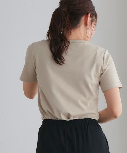 Pierrot(ピエロ)の「シンプルTシャツ(Tシャツ/カットソー・レディース・ライトベージュ/ブラック/ネイビー/オフホワイト/チャコール・S/M/L)」の22枚目の写真