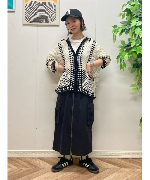 HONEYSUCKLE ROSE(ハニーサックルローズ)の「【HONEYSUCKLE ROSE】カギ針編み風カーデレイヤード(アンサンブル・レディース・ブラック/ホワイト・M/L/XL)」の13枚目の写真