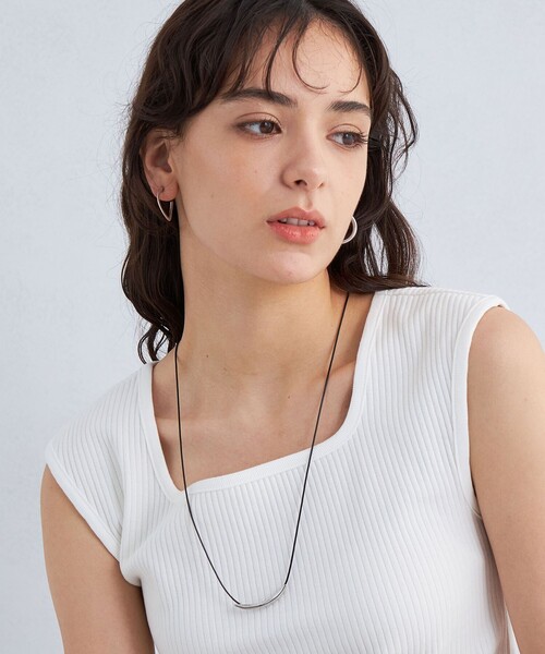 green label relaxing（グリーンレーベルリラクシング）の「クレセントバー＆コードスライド ネックレス（ネックレス・レディース・シルバー/ゴールド・FREE）」の5枚目の写真