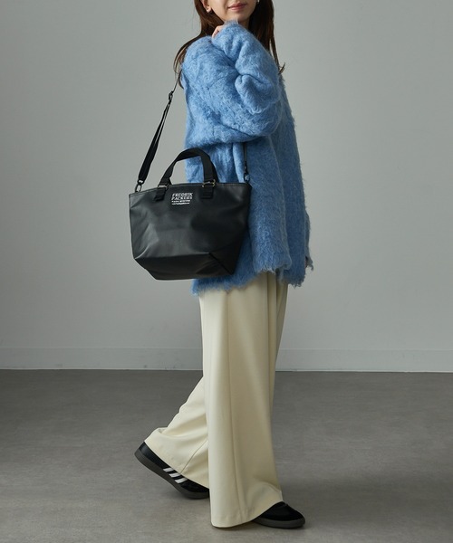 FREDRIK PACKERS（フレドリックパッカーズ）の「【FREDRIK PACKERS】EC限定商品　FAM TOTE ECO LEATHER WIDE（トートバッグ・レディース・ベージュ/アイボリー/ブラック/グレー・FREE）」の8枚目の写真
