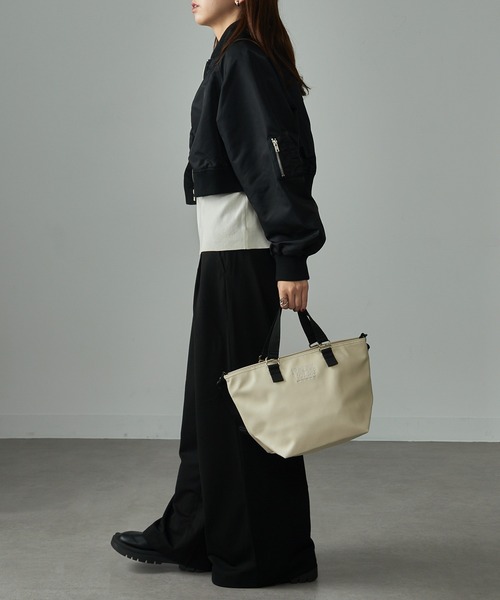 FREDRIK PACKERS（フレドリックパッカーズ）の「【FREDRIK PACKERS】EC限定商品　FAM TOTE ECO LEATHER WIDE（トートバッグ・レディース・ベージュ/アイボリー/ブラック/グレー・FREE）」の15枚目の写真