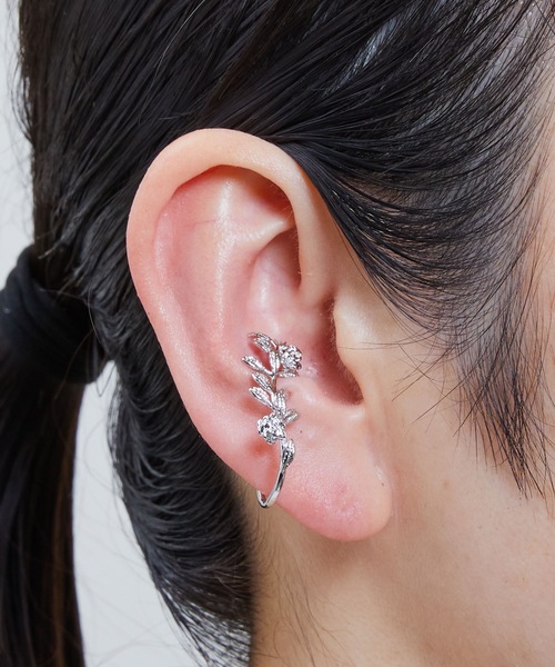 Zoule（ゾーラ）の「Zoule ゾーラ：rose ivy　イヤーカフ　両耳イヤカフ　イヤリング（セットイヤーカフ）（イヤーカフ・レディース・ゴールド/シルバー・FREE）」の2枚目の写真