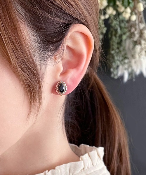 tone(トーン)の「【mallelabrocante/マルラブロカント】ブラックスピネルとヴィンテージパールの痛みにくいドロップイヤリング/8月誕生石(イヤリング・レディース・ブラック・FREE)」の5枚目の写真