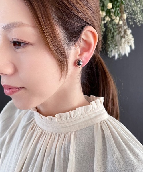 tone(トーン)の「【mallelabrocante/マルラブロカント】ブラックスピネルとヴィンテージパールの痛みにくいドロップイヤリング/8月誕生石(イヤリング・レディース・ブラック・FREE)」の6枚目の写真
