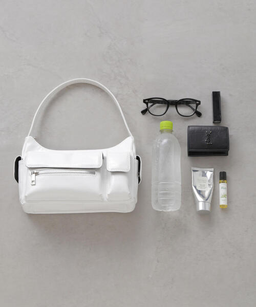 FREE'S MART（フリーズマート）の「◆カーゴバッグ（ハンドバッグ・レディース・ブラック/ホワイト・ﾌﾘ-）」の6枚目の写真