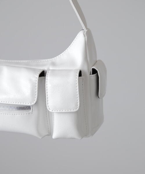 FREE'S MART（フリーズマート）の「◆カーゴバッグ（ハンドバッグ・レディース・ブラック/ホワイト・ﾌﾘ-）」の17枚目の写真