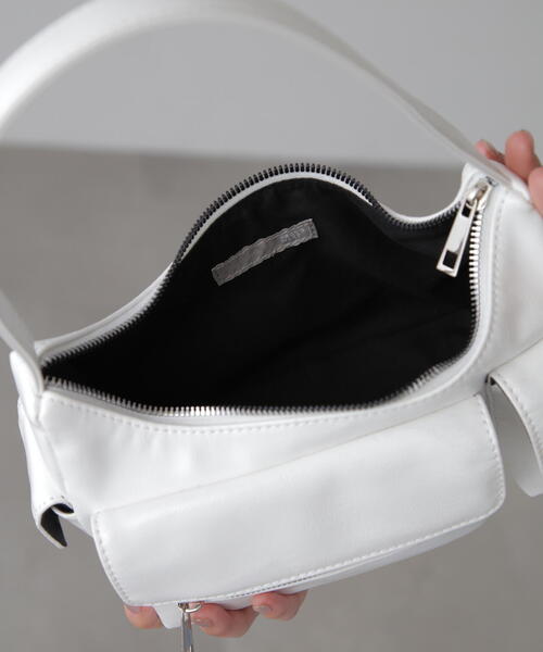 FREE'S MART（フリーズマート）の「◆カーゴバッグ（ハンドバッグ・レディース・ブラック/ホワイト・ﾌﾘ-）」の21枚目の写真