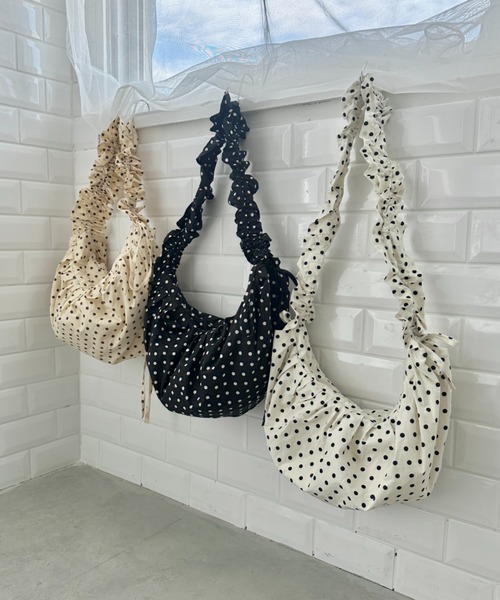 SOLLON.（ソルロン）の「ドットクシュクシュショルダーバッグ（ショルダーバッグ・レディース・ブラック/アイボリー/ホワイト・FREE）」の9枚目の写真