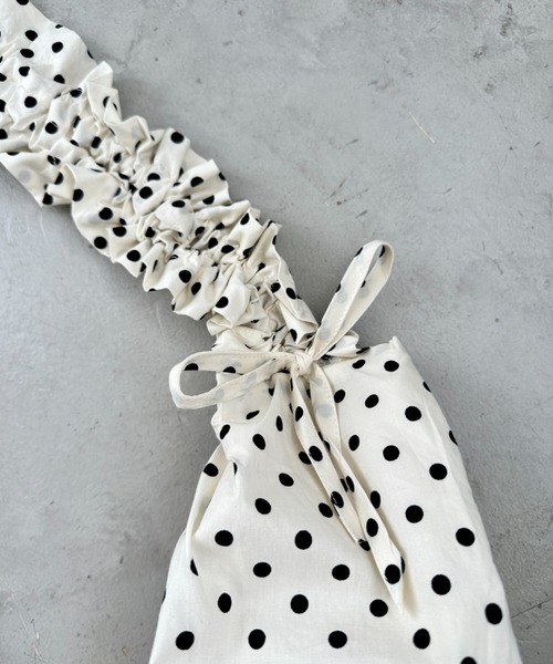 SOLLON.（ソルロン）の「ドットクシュクシュショルダーバッグ（ショルダーバッグ・レディース・ブラック/アイボリー/ホワイト・FREE）」の7枚目の写真