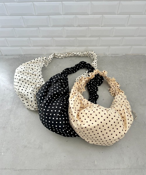 SOLLON.（ソルロン）の「ドットクシュクシュショルダーバッグ（ショルダーバッグ・レディース・ブラック/アイボリー/ホワイト・FREE）」の5枚目の写真