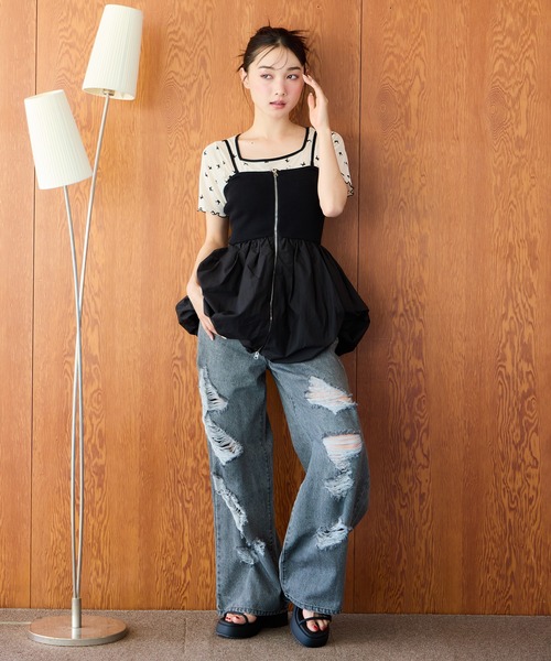 one after another NICE CLAUP（ワンアフターアナザーナイスクラップ）の「ダメージデニムワイドパンツ【SMサイズ展開】（デニムパンツ・レディース・サックスブルー/ブラック/ブルー・MEDIUM/SMALL）」の14枚目の写真