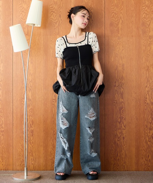 one after another NICE CLAUP（ワンアフターアナザーナイスクラップ）の「ダメージデニムワイドパンツ【SMサイズ展開】（デニムパンツ・レディース・サックスブルー/ブラック/ブルー・MEDIUM/SMALL）」の15枚目の写真