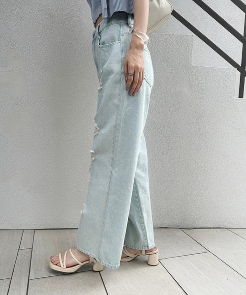 one after another NICE CLAUP（ワンアフターアナザーナイスクラップ）の「ダメージデニムワイドパンツ【SMサイズ展開】（デニムパンツ・レディース・サックスブルー/ブラック/ブルー・MEDIUM/SMALL）」の7枚目の写真