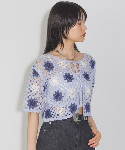 PAGEBOY（ページボーイ）の「クロシェライクリボン半袖トップス（ニット/セーター・レディース・ブラック/ホワイト×ブラック/ブルー・FREE）」の8枚目の写真