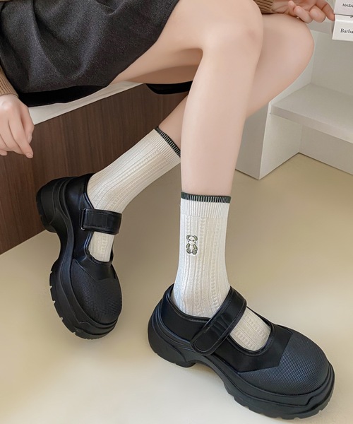 Teem Store（チームストア）の「ベルトストラップ メリージェーンチャンキースニーカー（スニーカー・レディース・アイボリー/ブラック・35inch/37inch/39inch）」の2枚目の写真