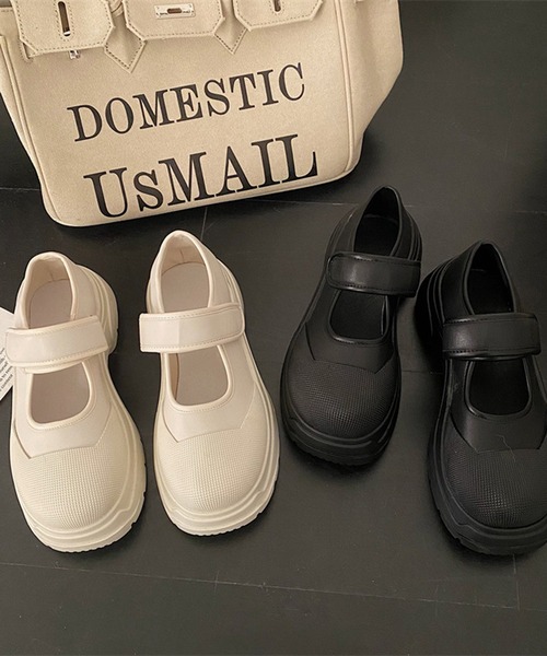 Teem Store（チームストア）の「ベルトストラップ メリージェーンチャンキースニーカー（スニーカー・レディース・アイボリー/ブラック・35inch/37inch/39inch）」の3枚目の写真