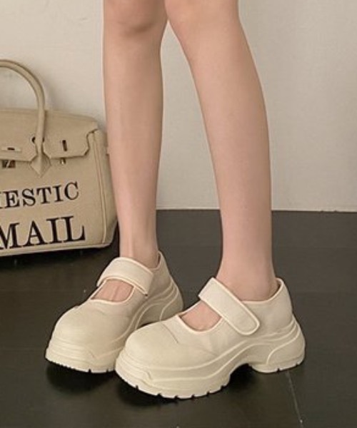 Teem Store（チームストア）の「ベルトストラップ メリージェーンチャンキースニーカー（スニーカー・レディース・アイボリー/ブラック・35inch/37inch/39inch）」の8枚目の写真