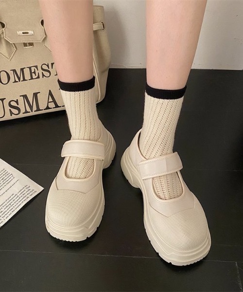 Teem Store（チームストア）の「ベルトストラップ メリージェーンチャンキースニーカー（スニーカー・レディース・アイボリー/ブラック・35inch/37inch/39inch）」の9枚目の写真