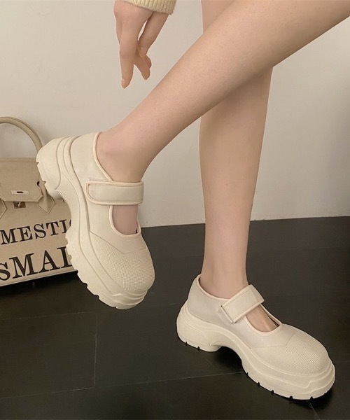 Teem Store（チームストア）の「ベルトストラップ メリージェーンチャンキースニーカー（スニーカー・レディース・アイボリー/ブラック・35inch/37inch/39inch）」の12枚目の写真